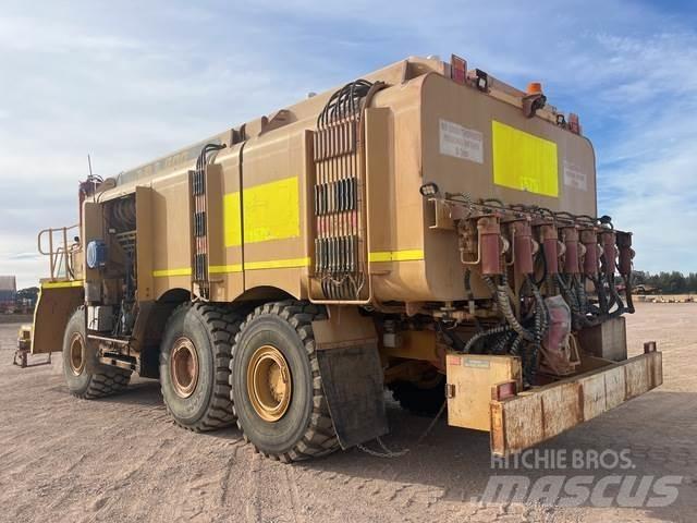  EMT 600 Вантажівки-цистерни