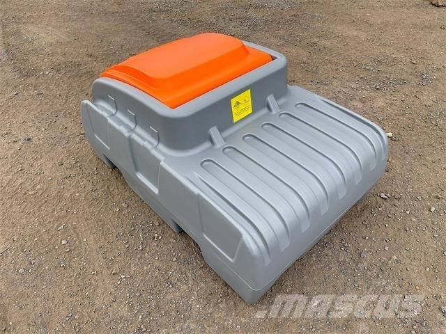  EXEQ DD200 Паливні та присадочні баки