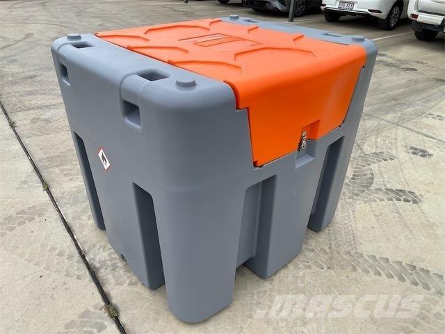  EXEQ DD980 Паливні та присадочні баки