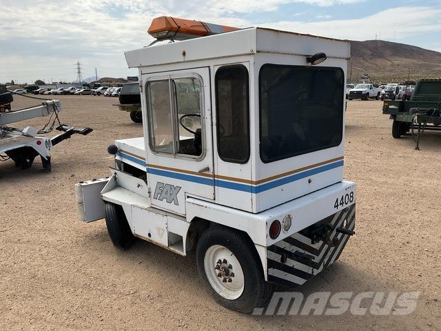  FAX Тягачі колісні