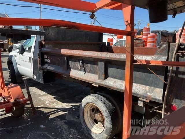 Ford 550 Самоскиди