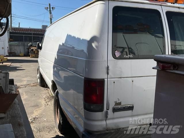 Ford E-350 Панельні фургони