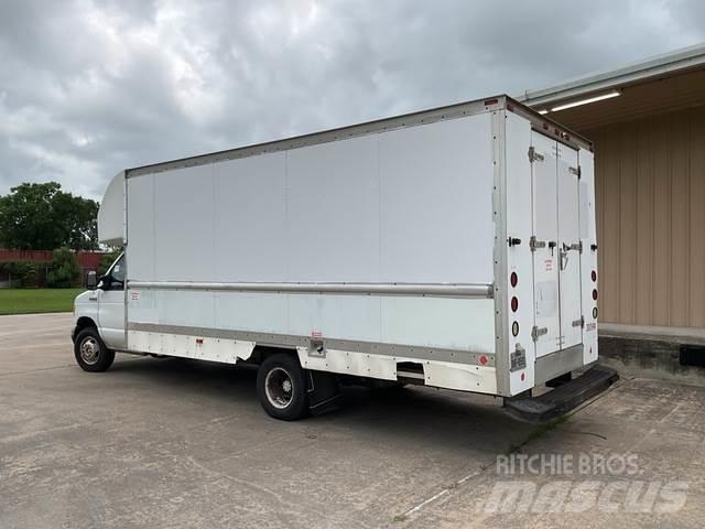Ford E-350 Панельні фургони