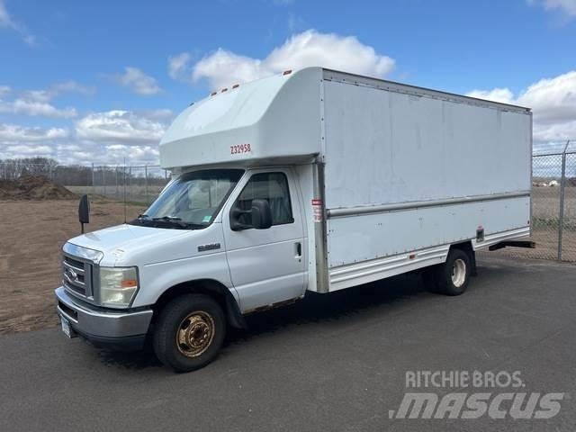 Ford E-350 Панельні фургони