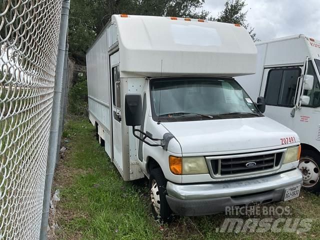 Ford E-350 Панельні фургони