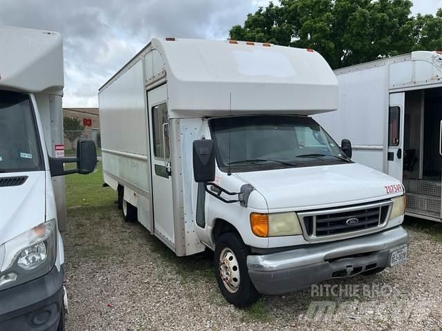 Ford E-350 Панельні фургони