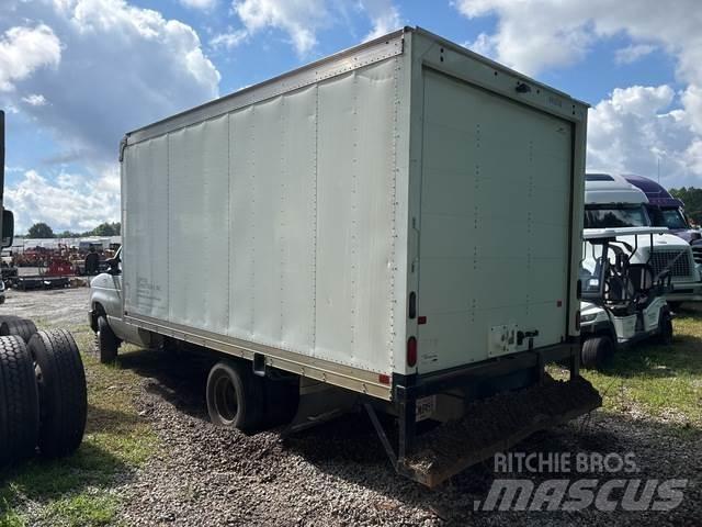 Ford E-350 Фургони