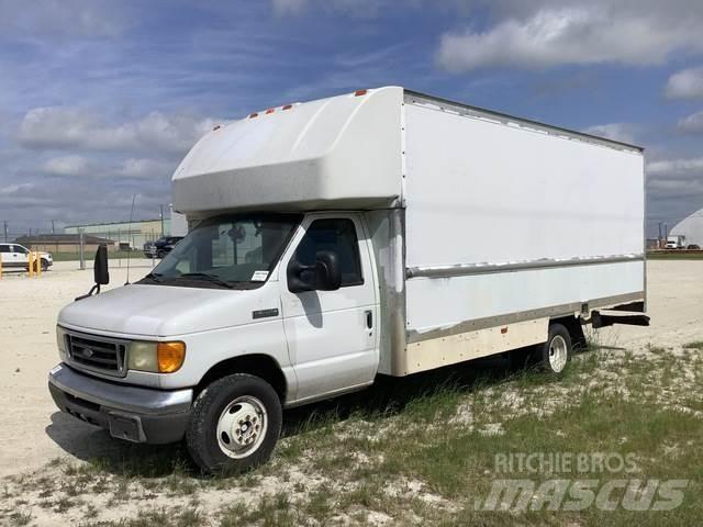 Ford E-350 Фургони