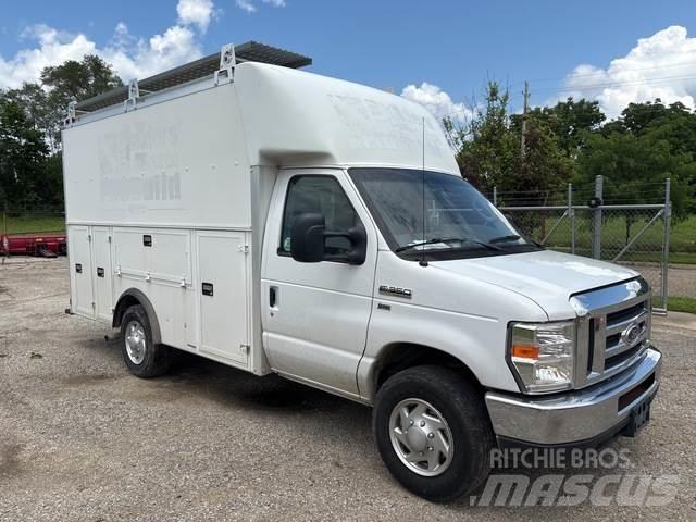 Ford E-350 Панельні фургони