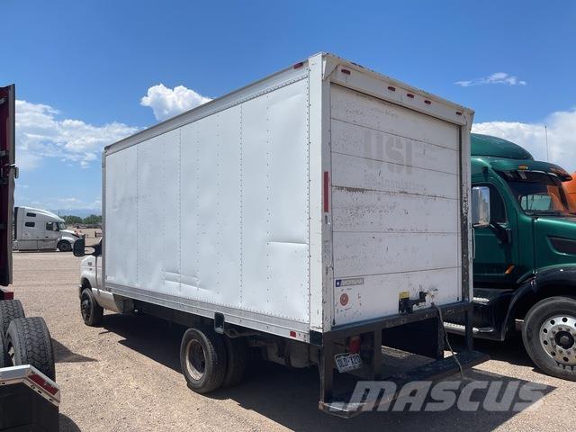 Ford E-350 Фургони