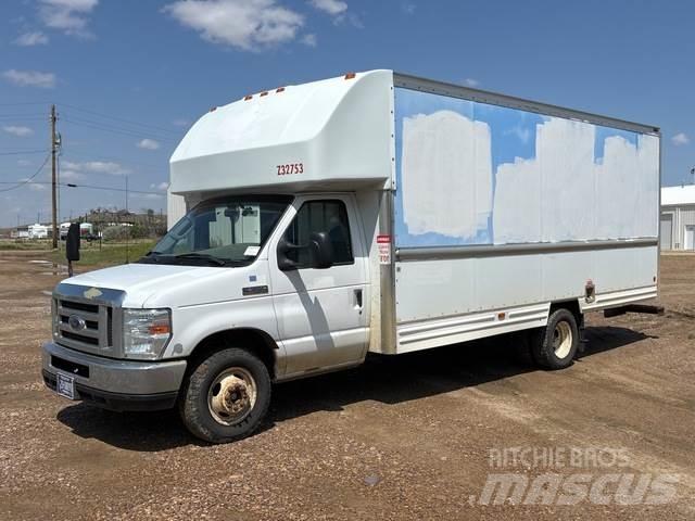 Ford E-350 Фургони