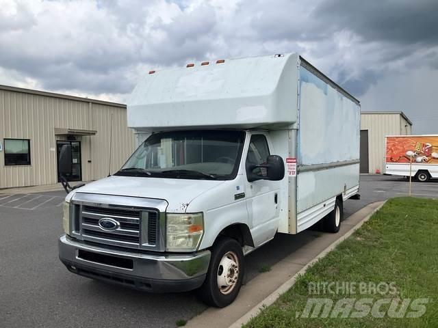 Ford E-350 Фургони