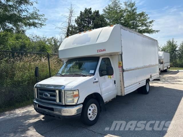 Ford E-350 Панельні фургони