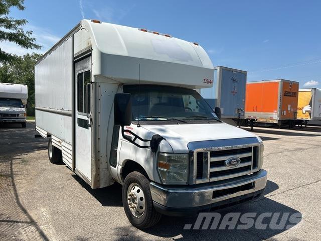Ford E-350 Панельні фургони
