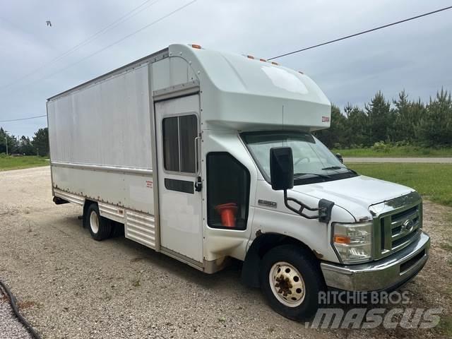 Ford E-350 Фургони