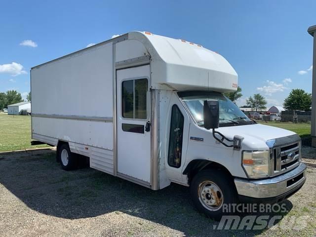 Ford E-350 Фургони