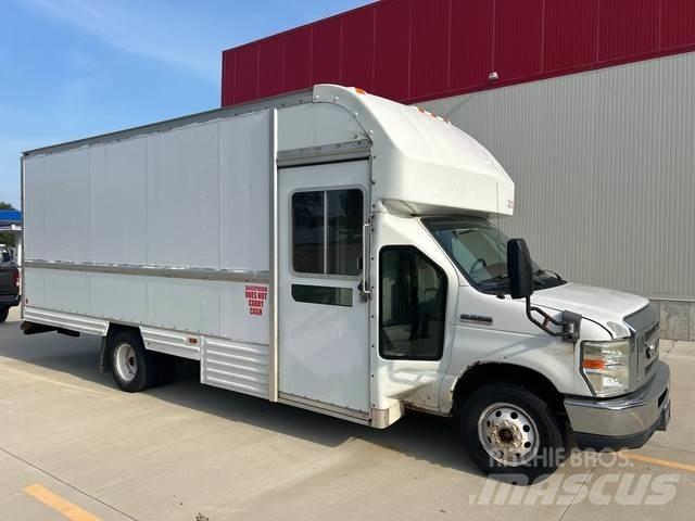 Ford E-350 Панельні фургони