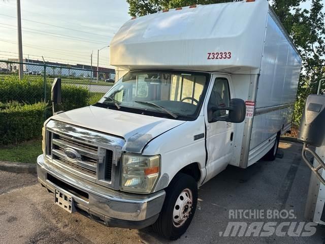 Ford E-350 Панельні фургони