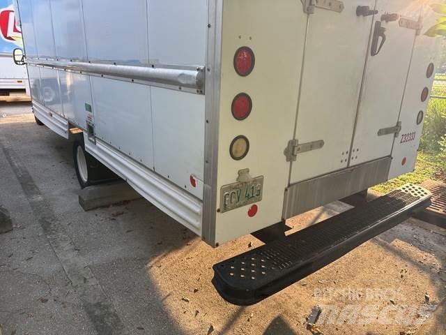 Ford E-350 Панельні фургони