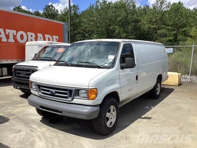 Ford E-350 Панельні фургони