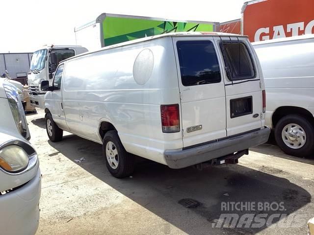 Ford E-350 Панельні фургони
