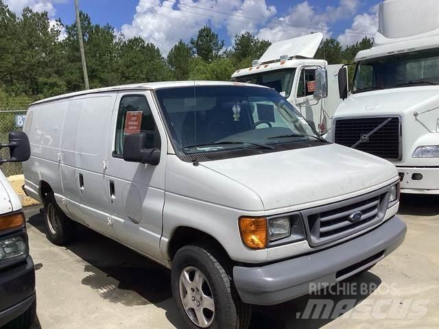 Ford E-350 Панельні фургони
