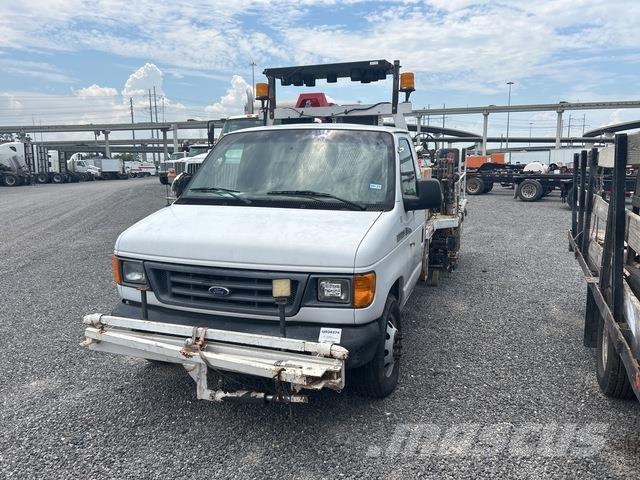 Ford E-350 Комунальні автомобілі / автомобілі загального призначення