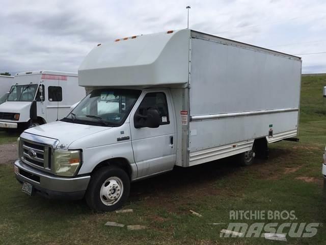 Ford E-350 Фургони