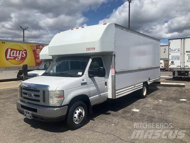 Ford E-350 Фургони