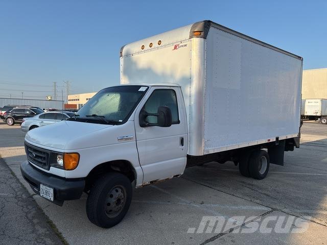 Ford E-350 Панельні фургони