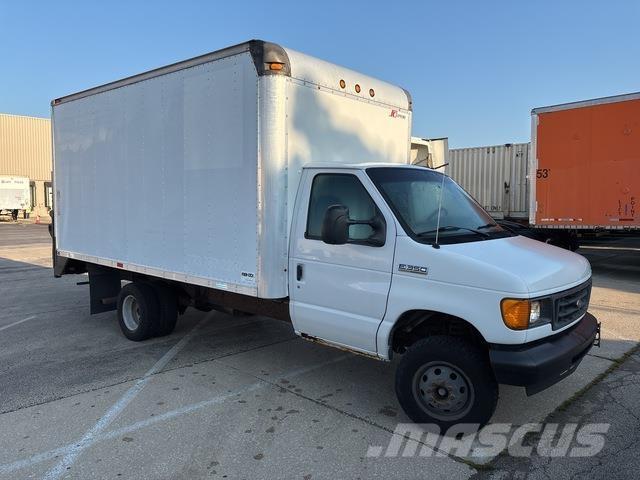Ford E-350 Панельні фургони
