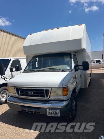 Ford E-350 Панельні фургони