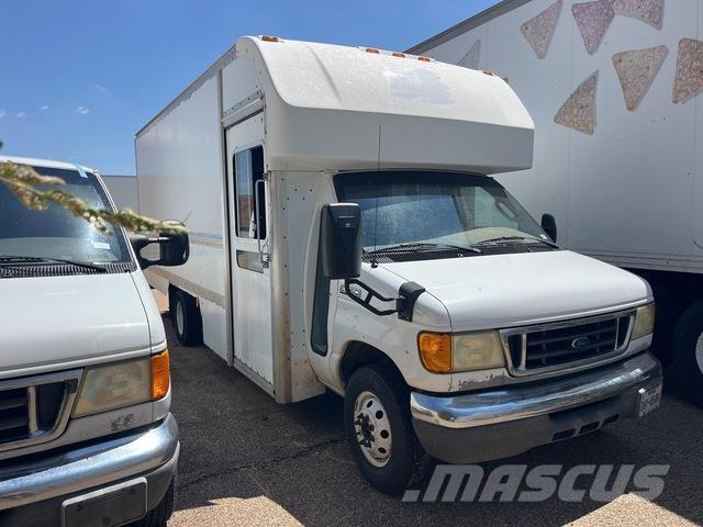 Ford E-350 Панельні фургони
