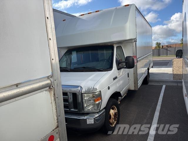 Ford E-350 Фургони