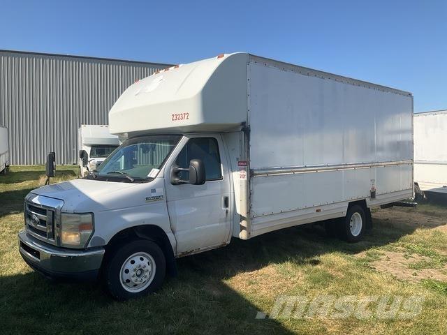 Ford E-350 Фургони