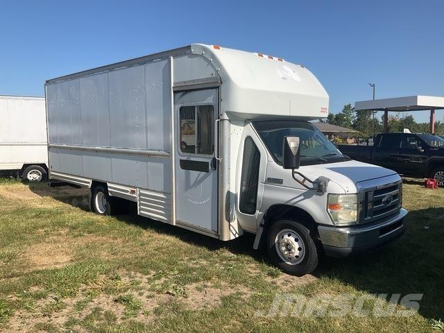 Ford E-350 Фургони
