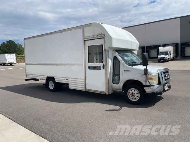 Ford E-350 Фургони