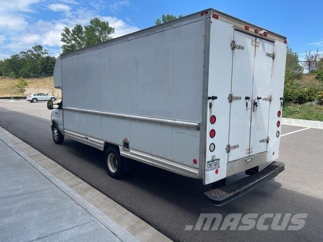 Ford E-350 Фургони