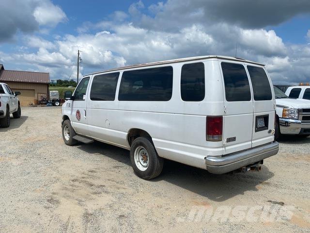 Ford E-350 Автомобілі