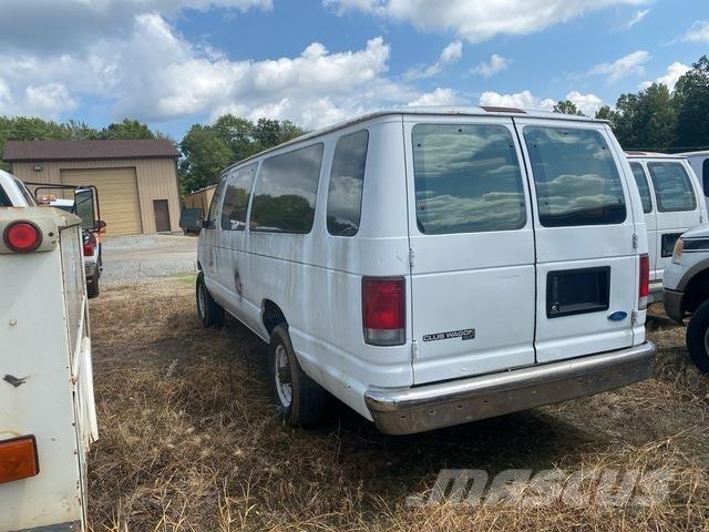 Ford E-350 Автомобілі