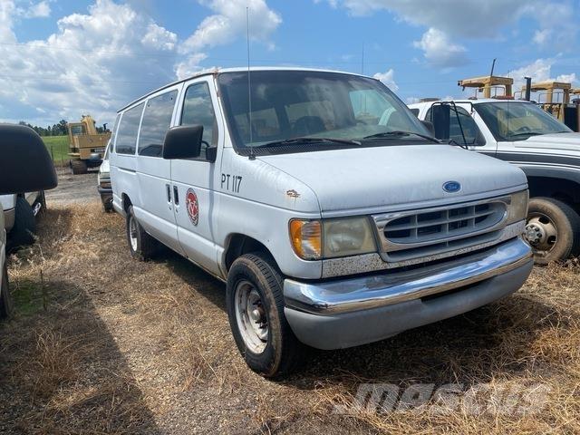 Ford E-350 Автомобілі