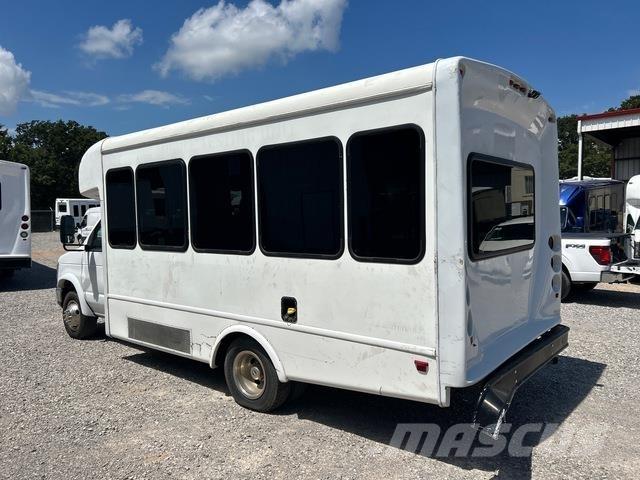 Ford E-350 Мікроавтобуси