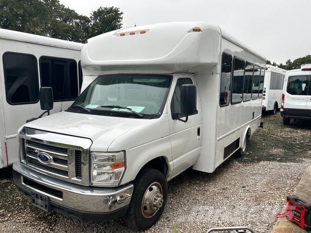 Ford E-350 Мікроавтобуси