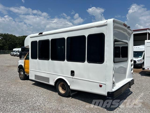 Ford E-350 Мікроавтобуси