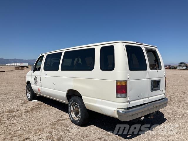 Ford E-350 Автомобілі