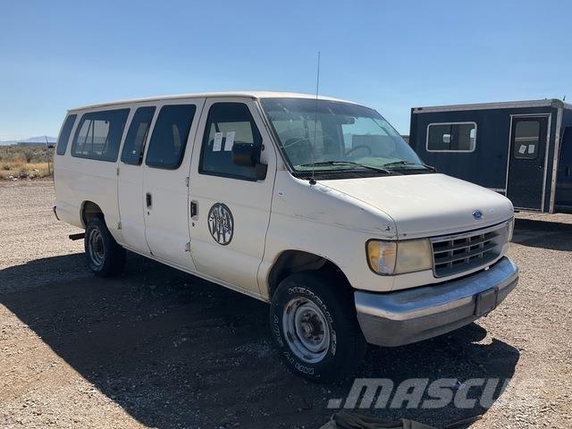 Ford E-350 Автомобілі