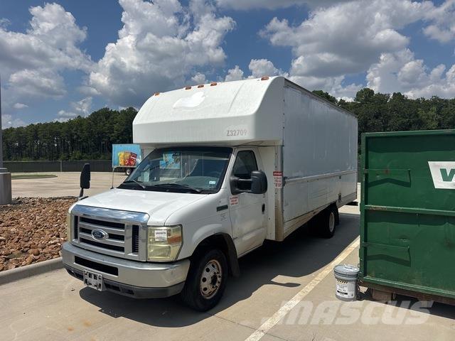 Ford E-350 Панельні фургони
