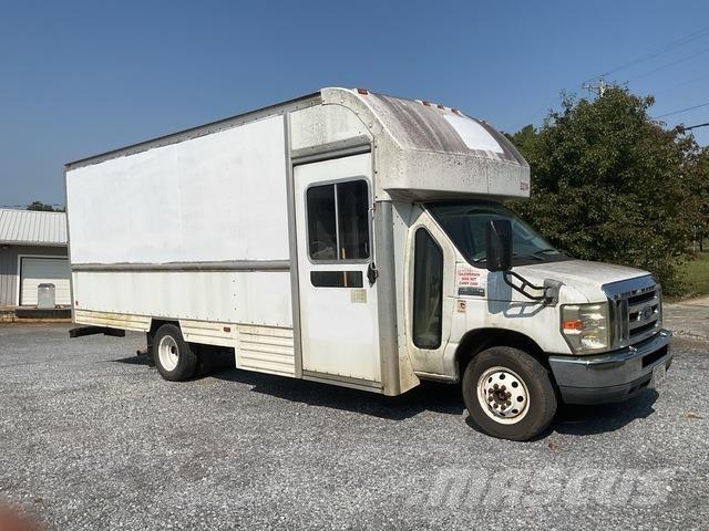 Ford E-350 Фургони