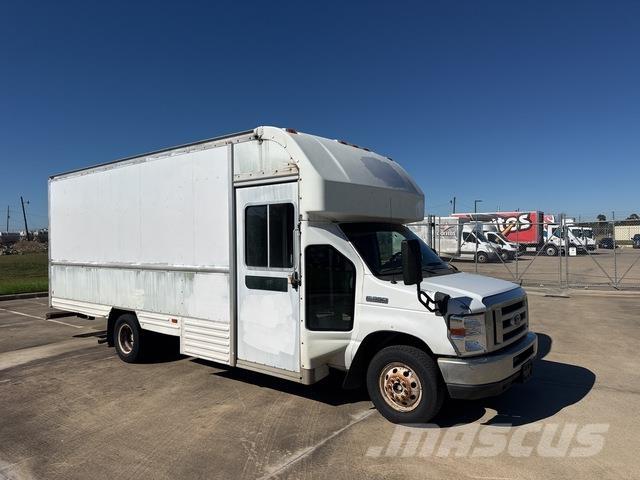 Ford E-350 Фургони