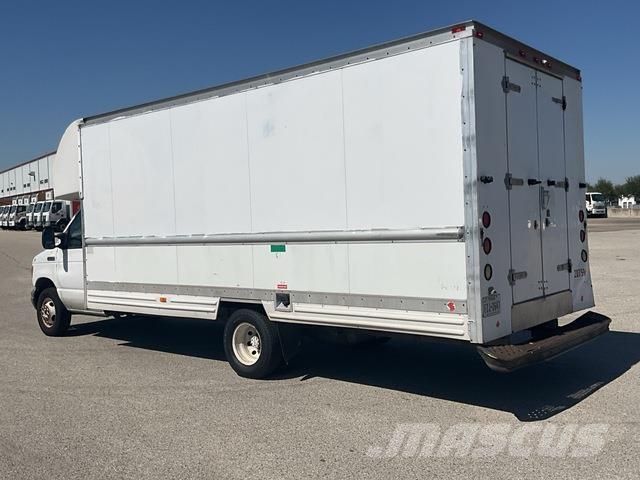 Ford E-350 Фургони